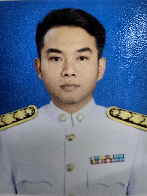 นายคมกริช ปางทอง